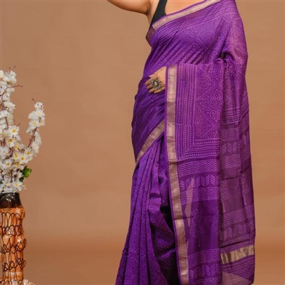 Golden Border Maheshwari Silk Saree with Intricate Purple Patterns