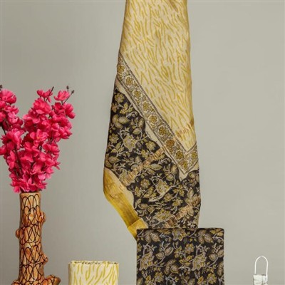 Golden Sunburst Geometric Maheshwari Silk Ensemble