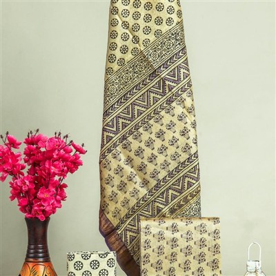 Ethereal Purple Blossom Silk Saree Set