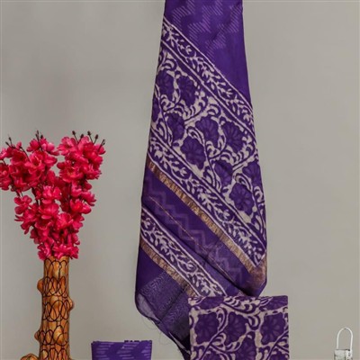 Golden Floral Vine Maheswari Silk Ensemble