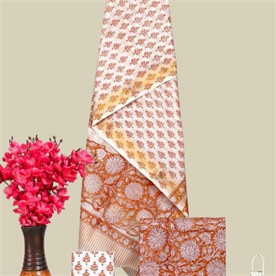 Earthen Brown Leaf Motif Maheshwari Silk Ensemble