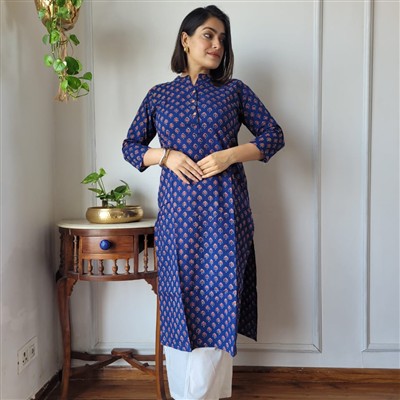 Navy Blue Floral Paisley Cotton Kurta with Mandarin Collar and Three-Quarter Sleeves