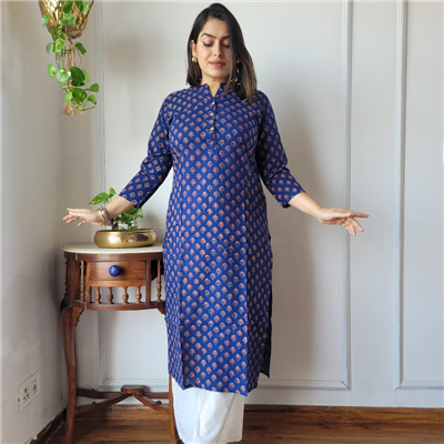 Navy Blue Floral Paisley Cotton Kurta with Mandarin Collar and Three-Quarter Sleeves