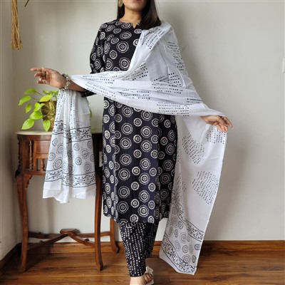 Onyx Radiance Cotton Suit Set