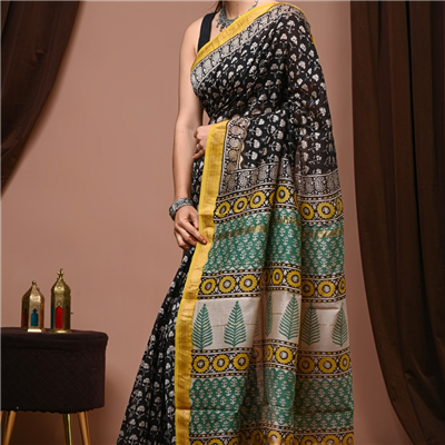 Ravishing Black Floral Maheshwari Silk Saree
