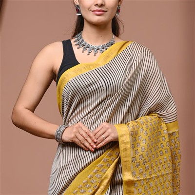 Cream Striped Geometric Maheshwari Silk Saree