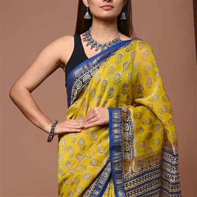 Golden Floral Paisley Maheshwari Silk Saree